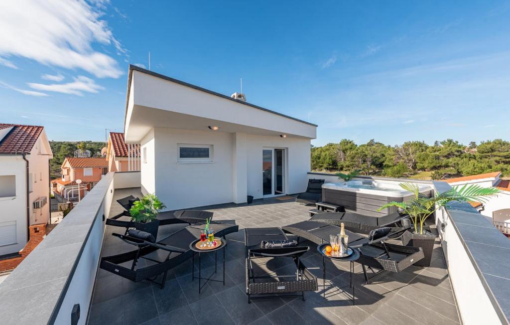 Luxurioeses Penthouse Welle Mit Whirlpool, Grill Und Meerblick Vir Bagian luar foto