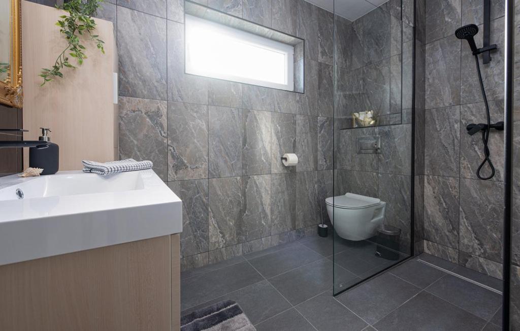 Luxurioeses Penthouse Welle Mit Whirlpool, Grill Und Meerblick Vir Bagian luar foto